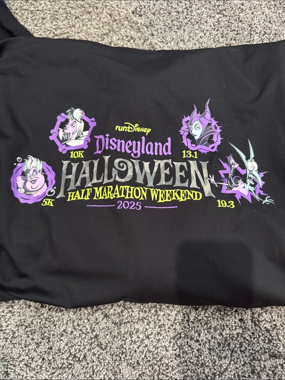 runDisney Disneyland Halloween Half Marathon Weekend 2025 Black sweat shirt